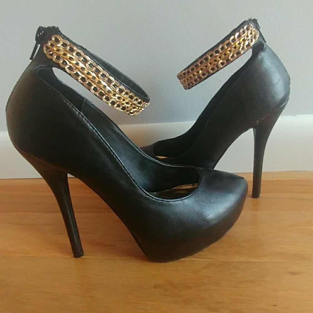 SALE NEW black pleather heels with gold ankle band